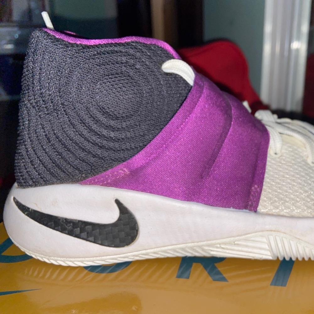 Used Kyries - Picture 2 of 2